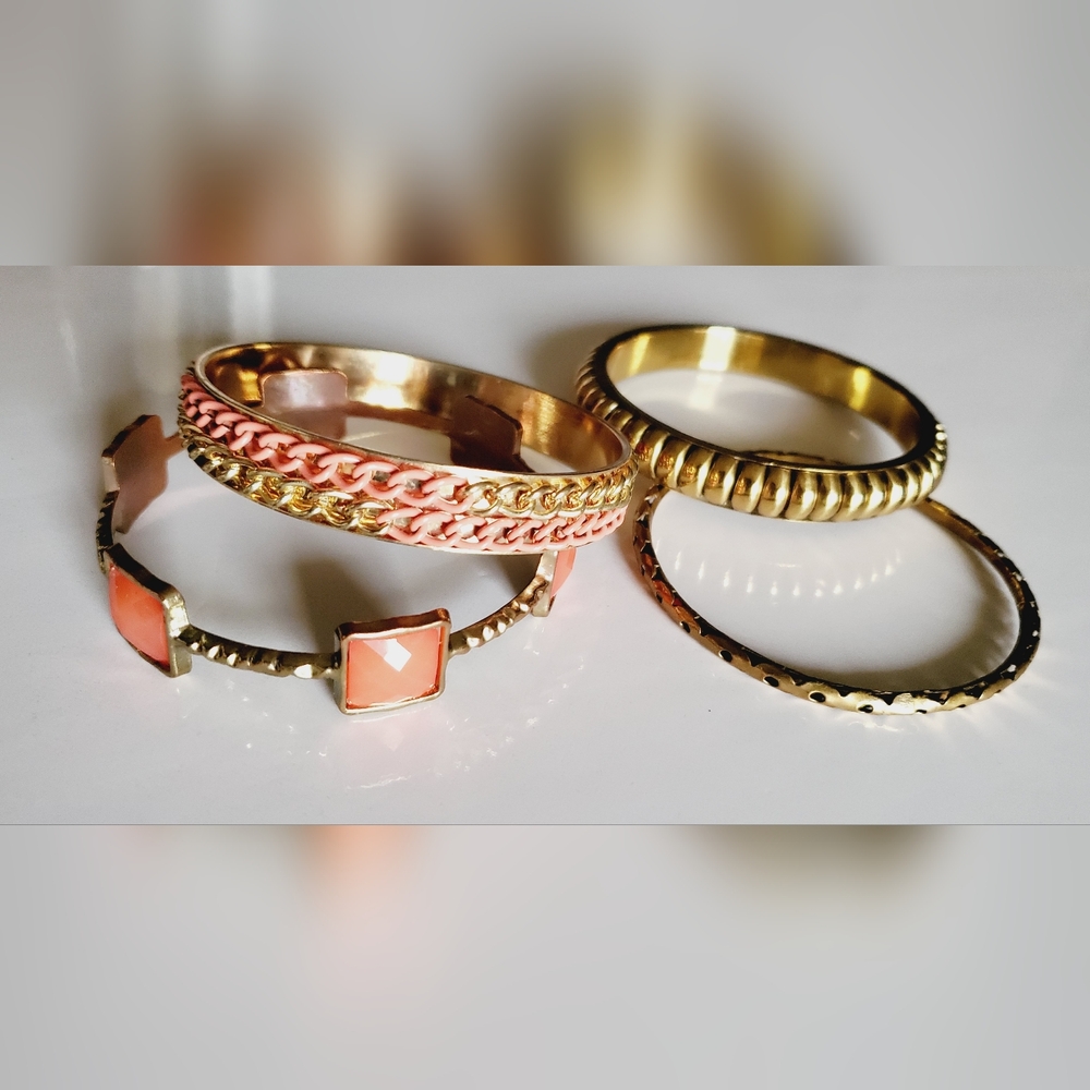 Vtg. Set Of 4pcs Bangles